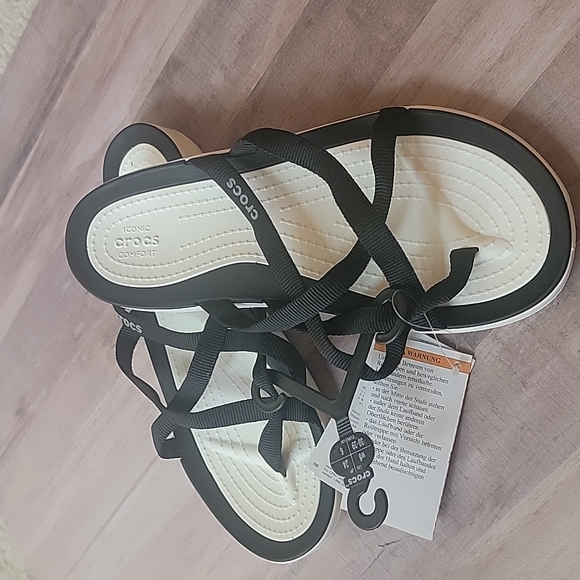 CROCS Shoes - NWT Crocs Swiftwater Webbing Flip Sz w8